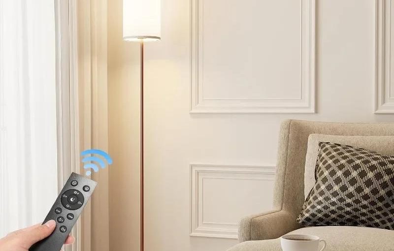 Smart Floor Lamp with Remote: Control with Ease Using Remotes